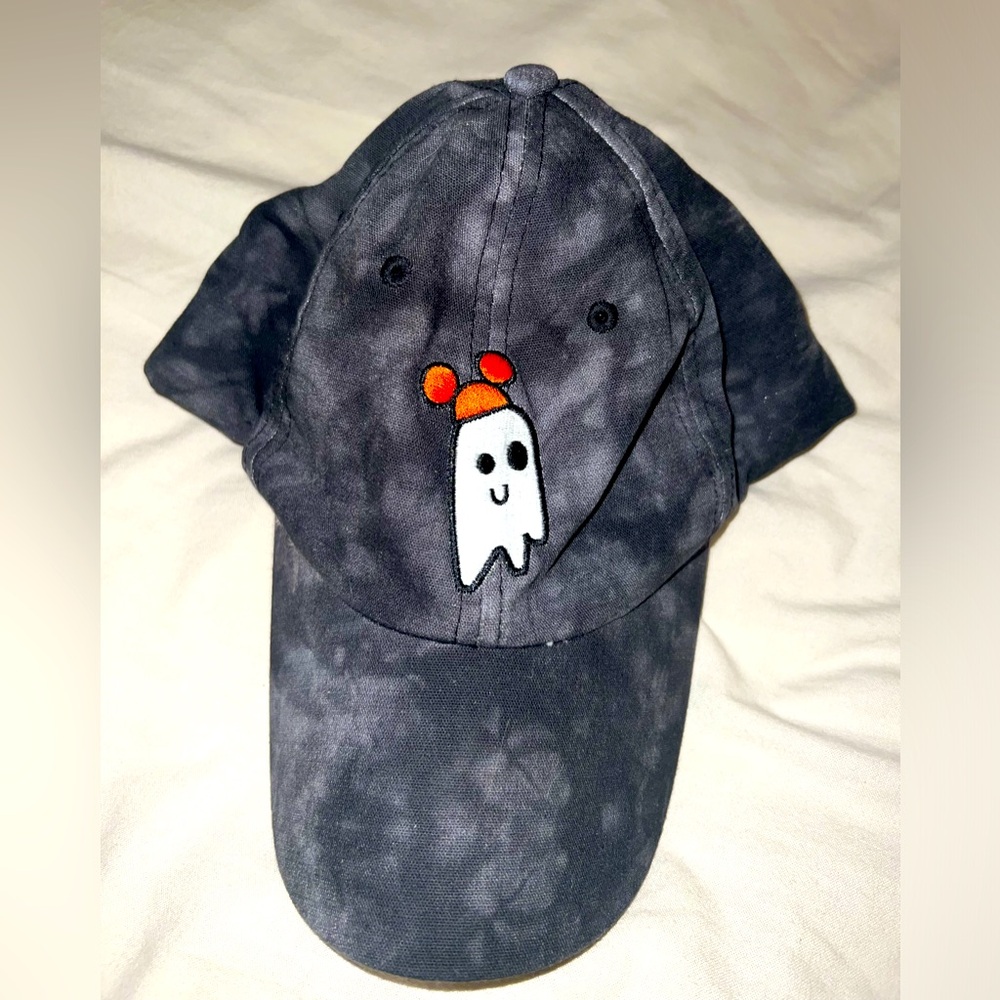 Disney Parks glow in the dark ghost hat!